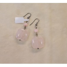 Auskari ar dabīgiem akmeņiem